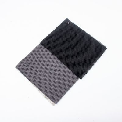 30D-150D Tessuto a maglia spazzatrice 3D resistente alle lacrime 100% poliestere per la fabbricazione di tappeti